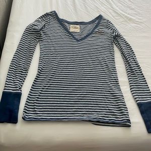 Long sleeve shirt From Hollister Size M.